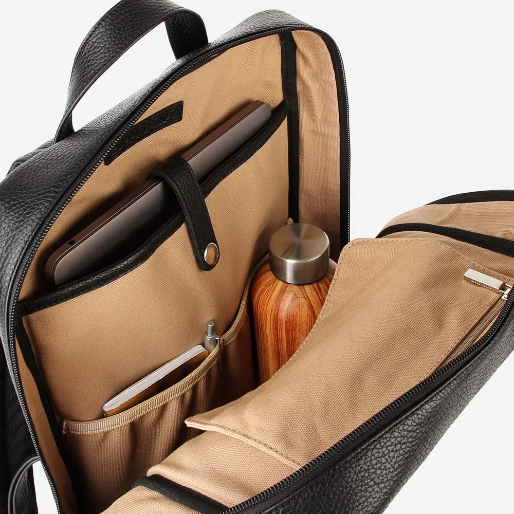 The Slim Backpack Hazelnut